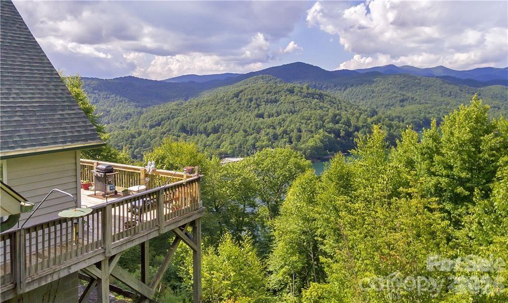 612 Old Home Place Road Tuckasegee NC 28783