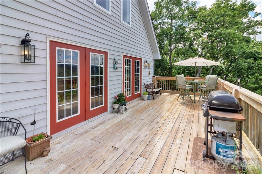 612 Old Home Place Road Tuckasegee NC 28783