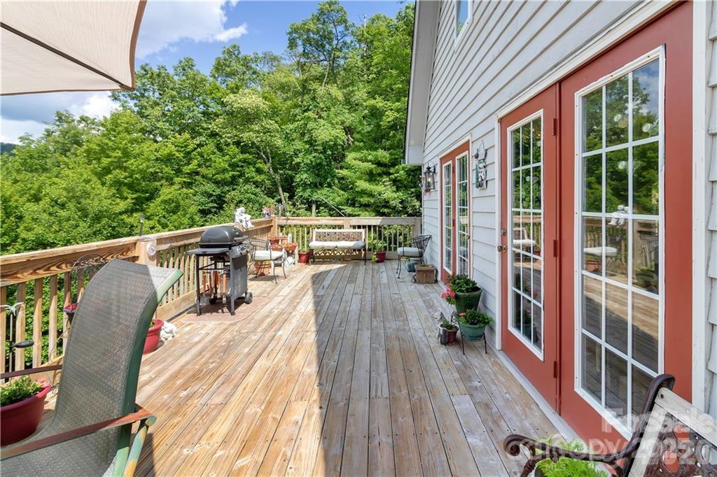612 Old Home Place Road Tuckasegee NC 28783