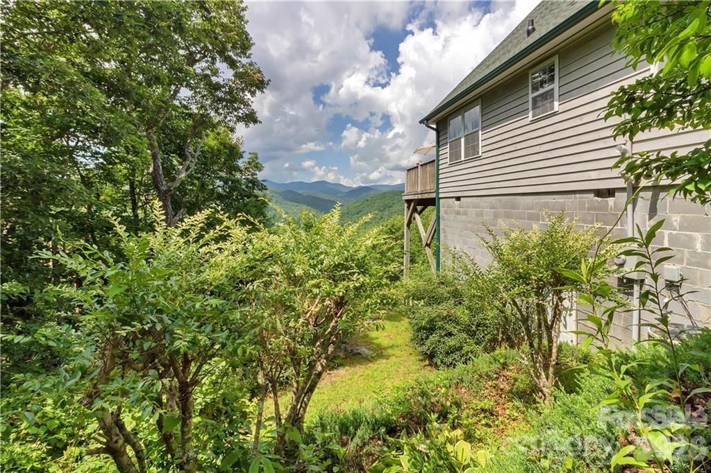 612 Old Home Place Road Tuckasegee NC 28783