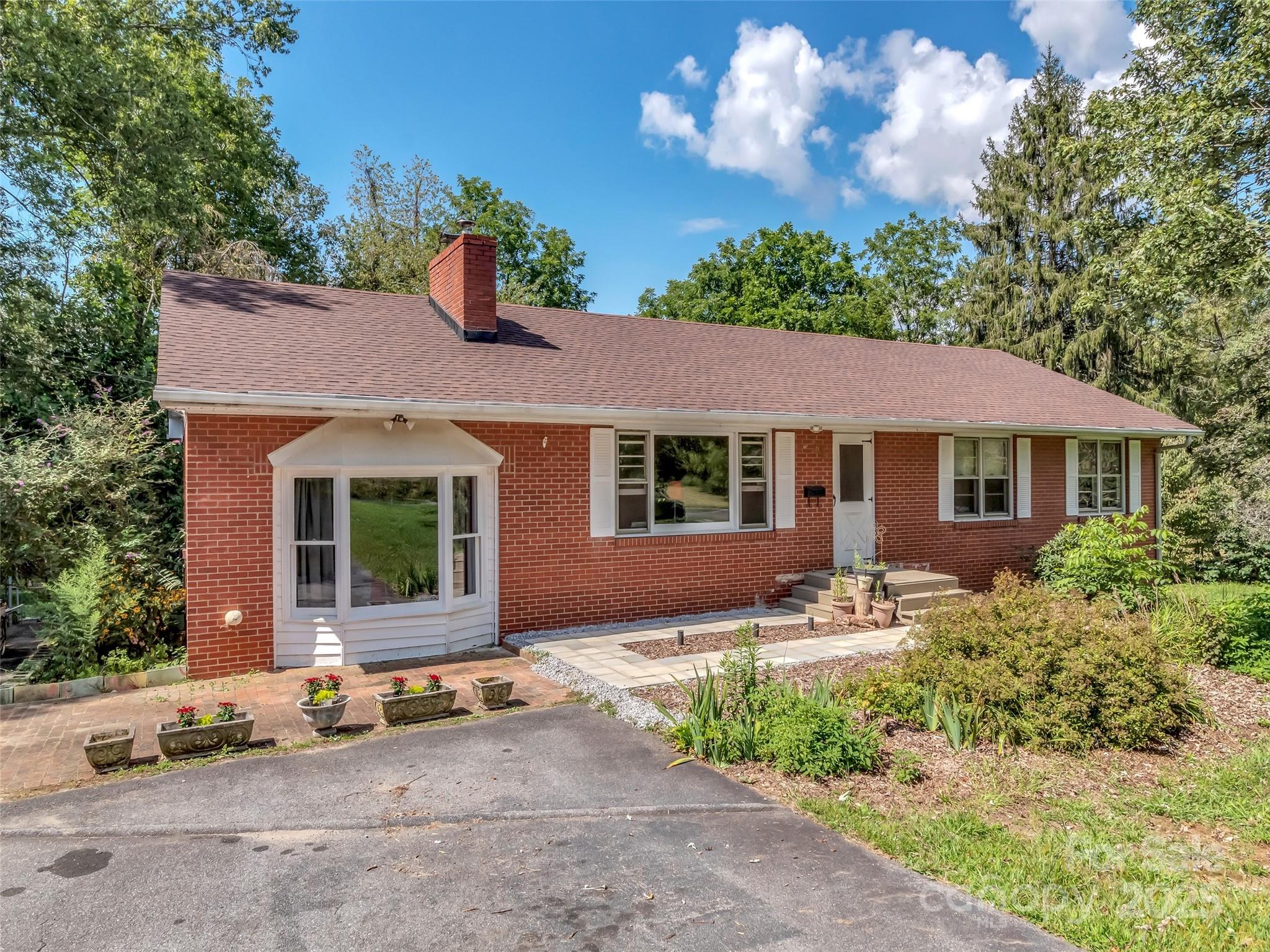 565 Crabtree Mountain Road Canton NC 28716
