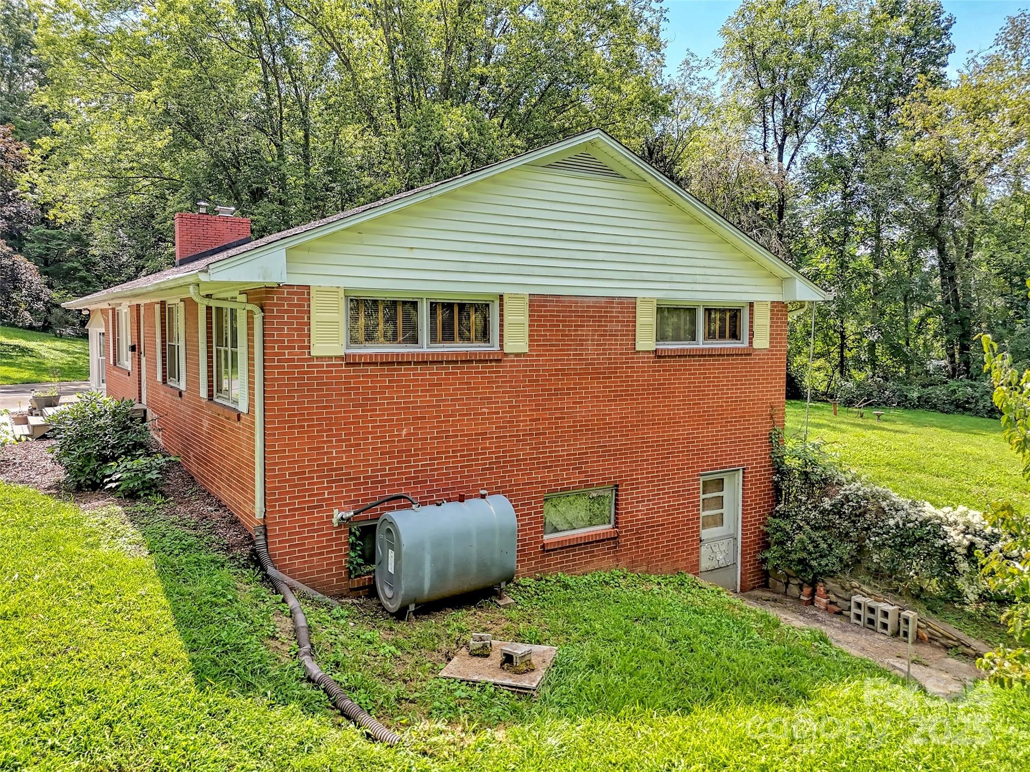 565 Crabtree Mountain Road Canton NC 28716