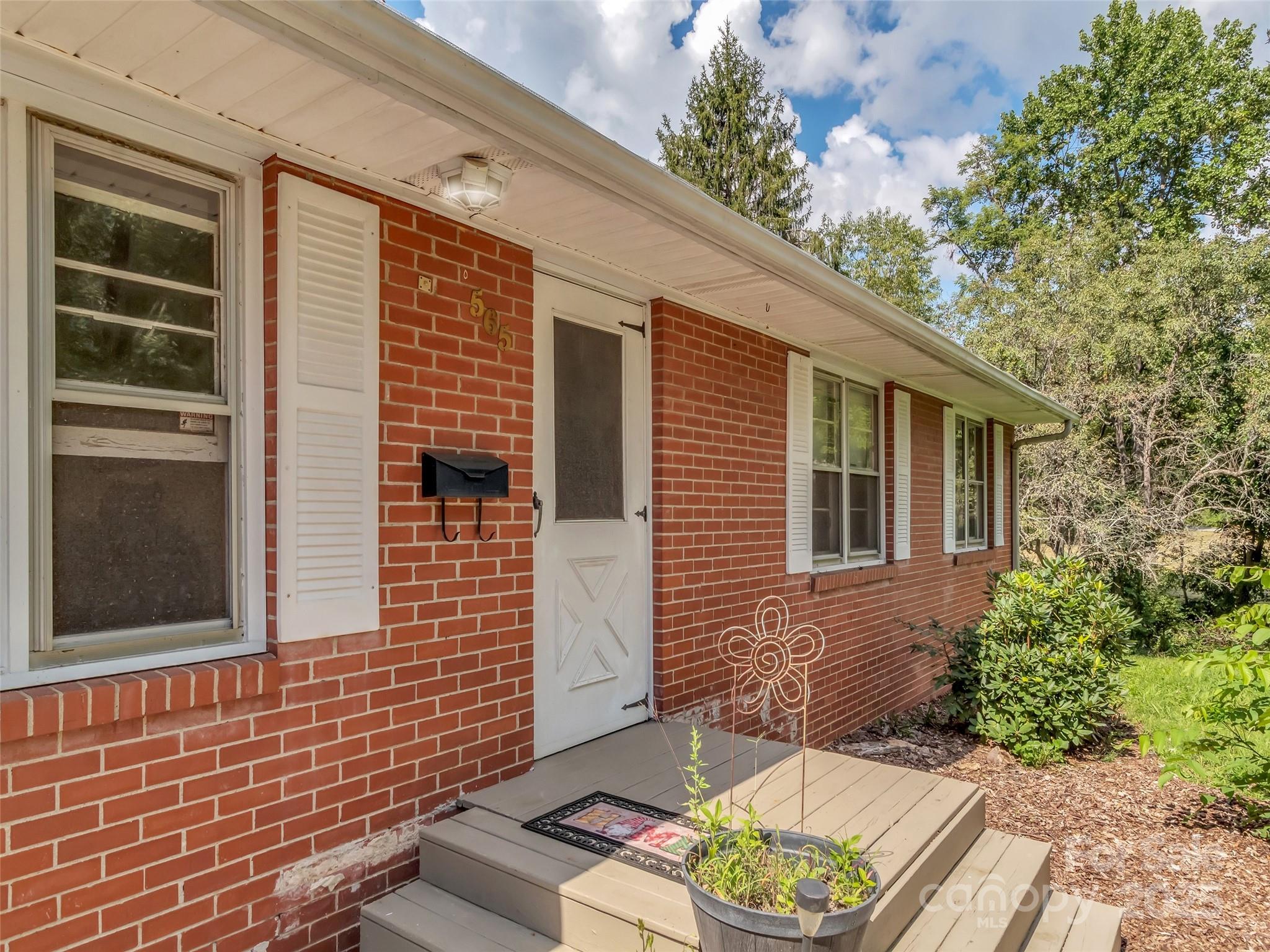 565 Crabtree Mountain Road Canton NC 28716