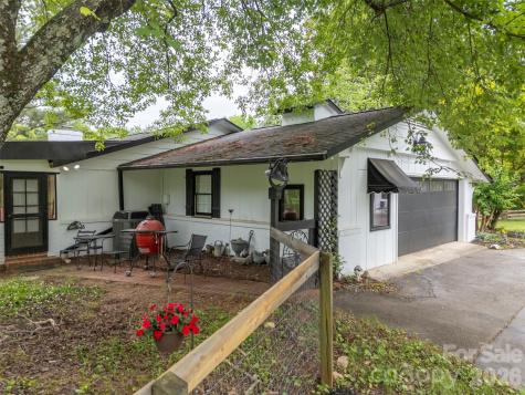 64 Persimmon Hill Drive Columbus NC 28722