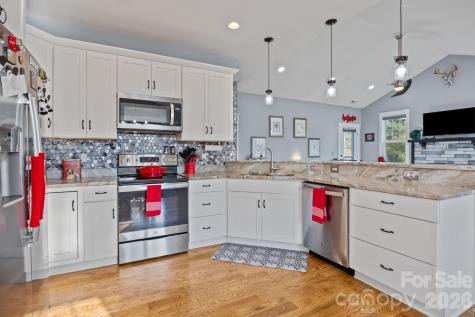 2 Wood Path Lane Arden NC 28704