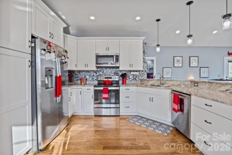 2 Wood Path Lane Arden NC 28704