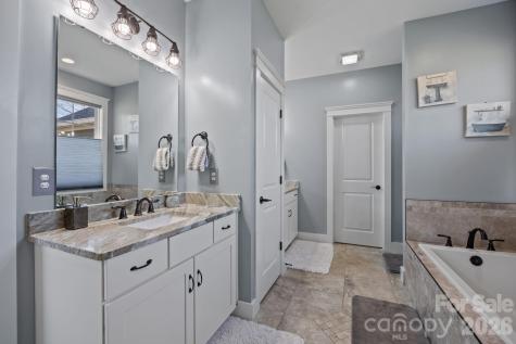 2 Wood Path Lane Arden NC 28704