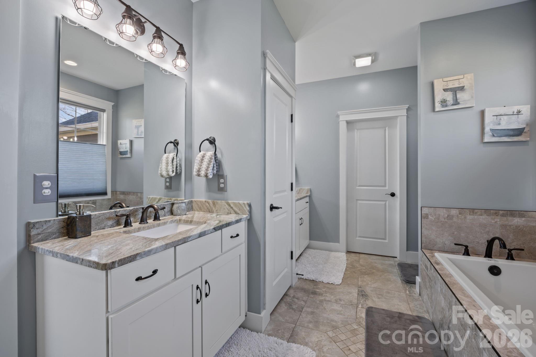 2 Wood Path Lane Arden NC 28704
