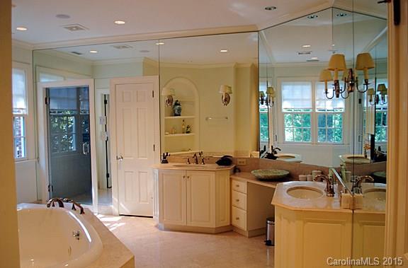 442 Hempstead Place Charlotte NC 28207