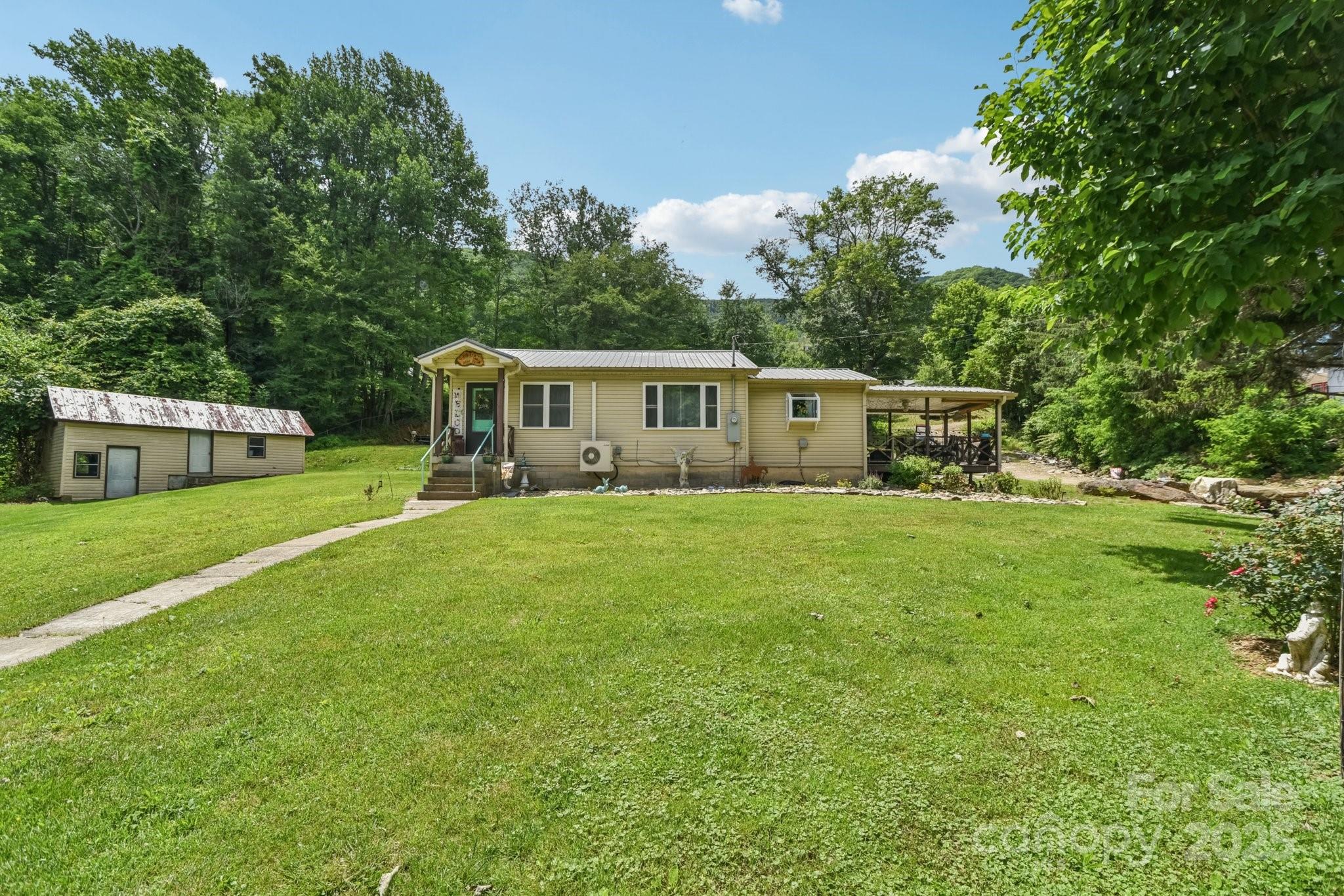 19 Lockman Road Maggie Valley NC 28751