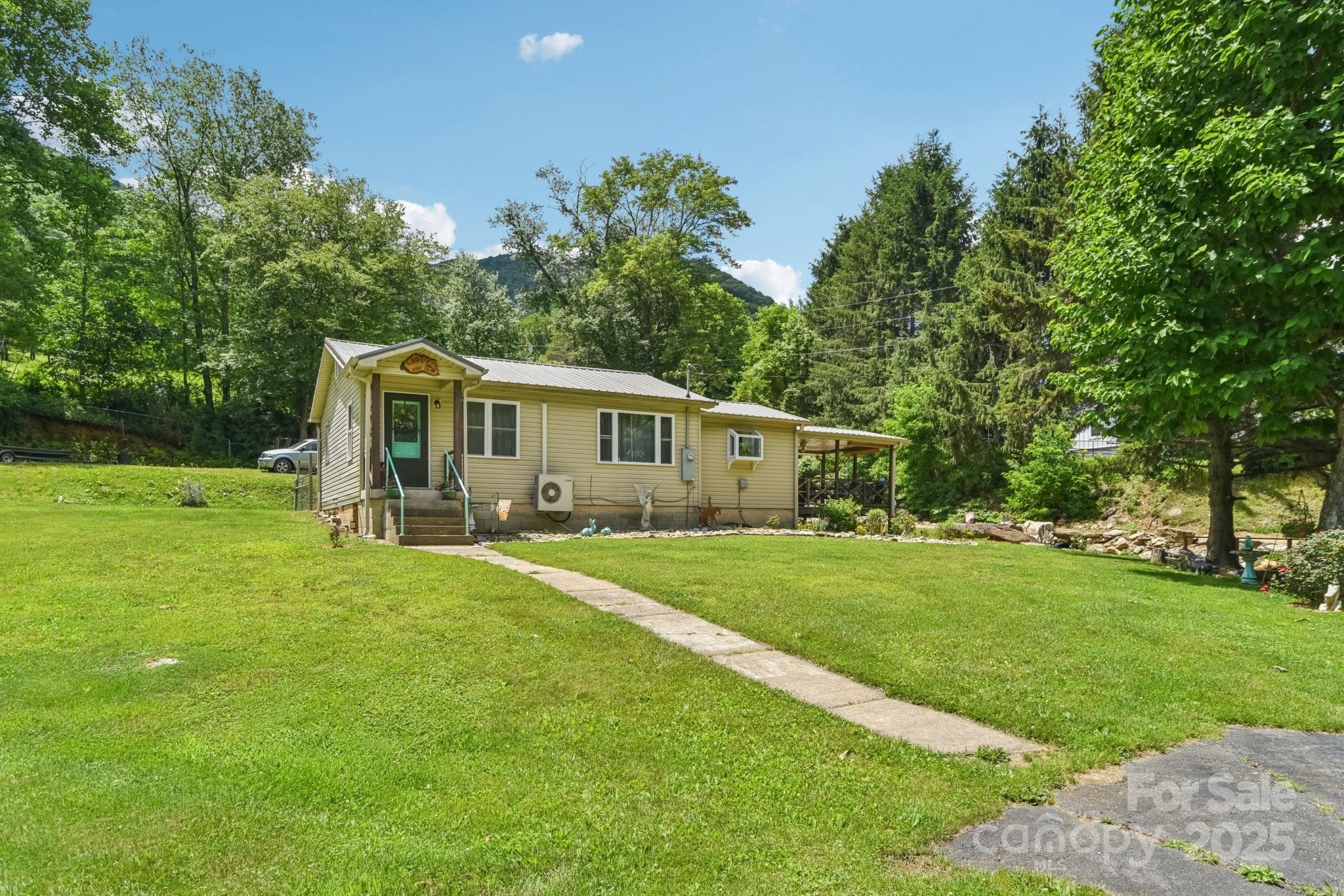 19 Lockman Road Maggie Valley NC 28751