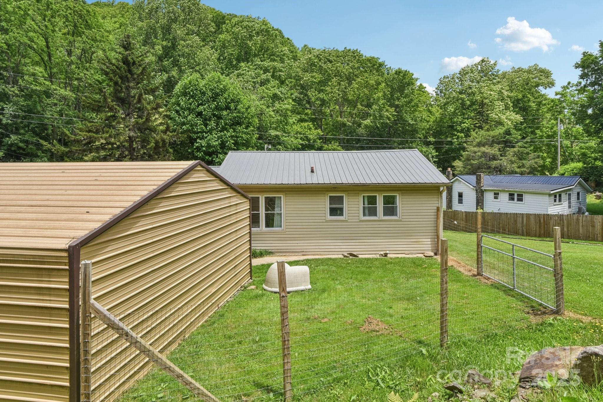 19 Lockman Road Maggie Valley NC 28751