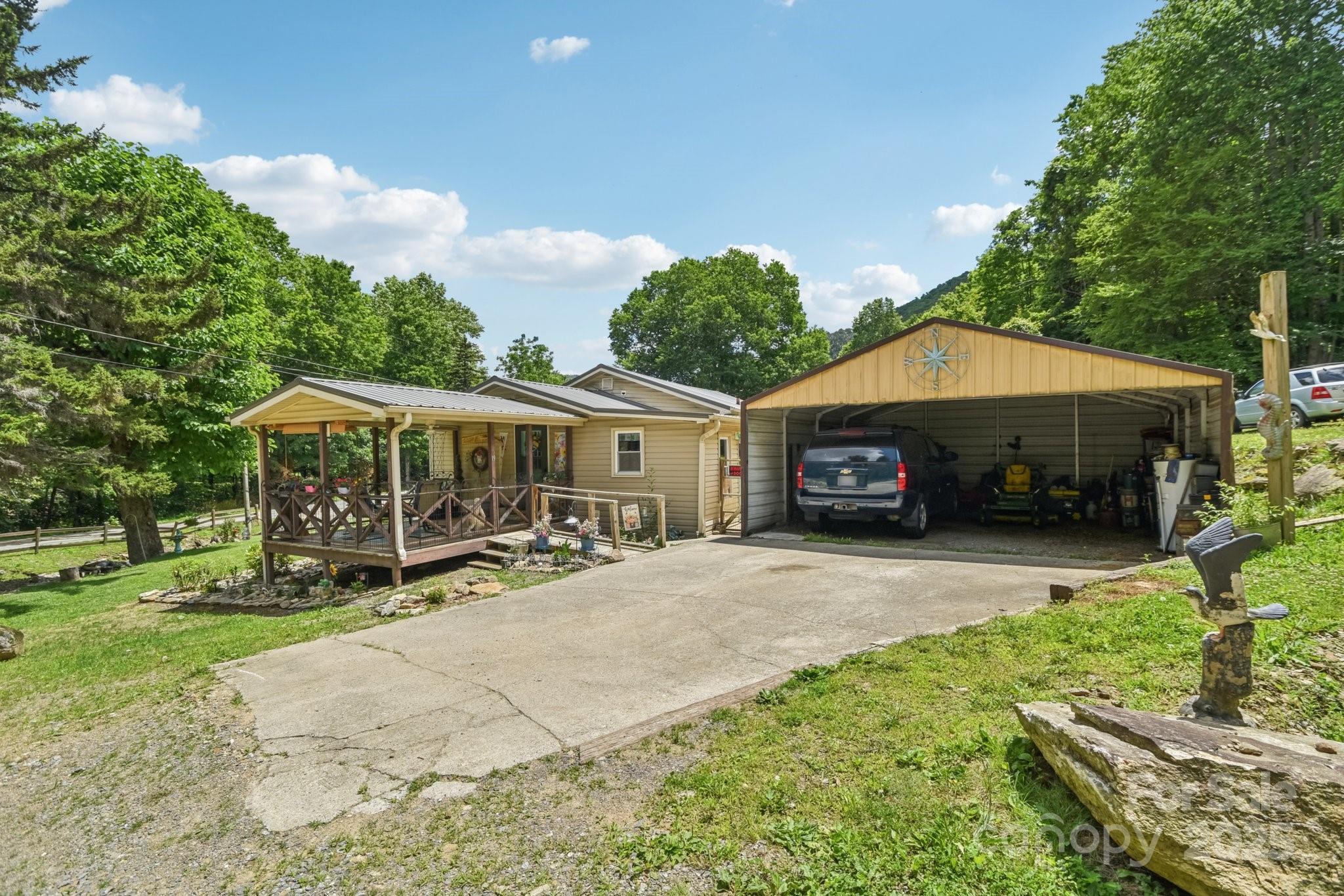 19 Lockman Road Maggie Valley NC 28751