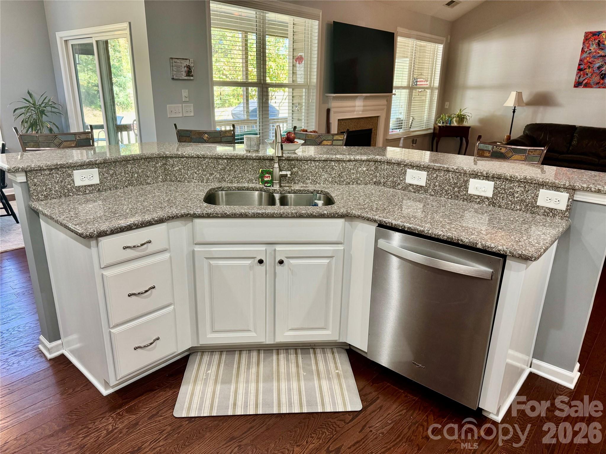 4452 Sourwood Court Harrisburg NC 28075