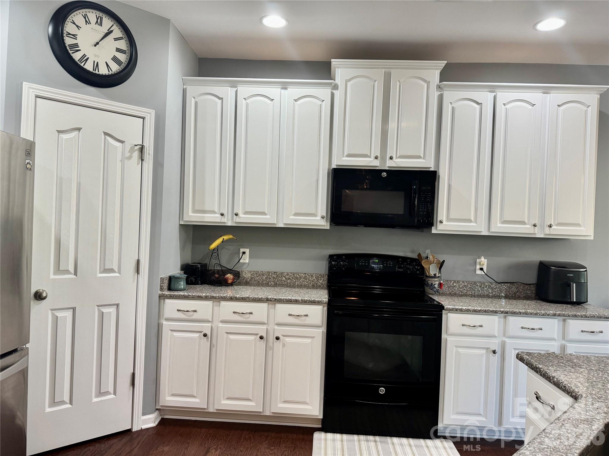 4452 Sourwood Court Harrisburg NC 28075