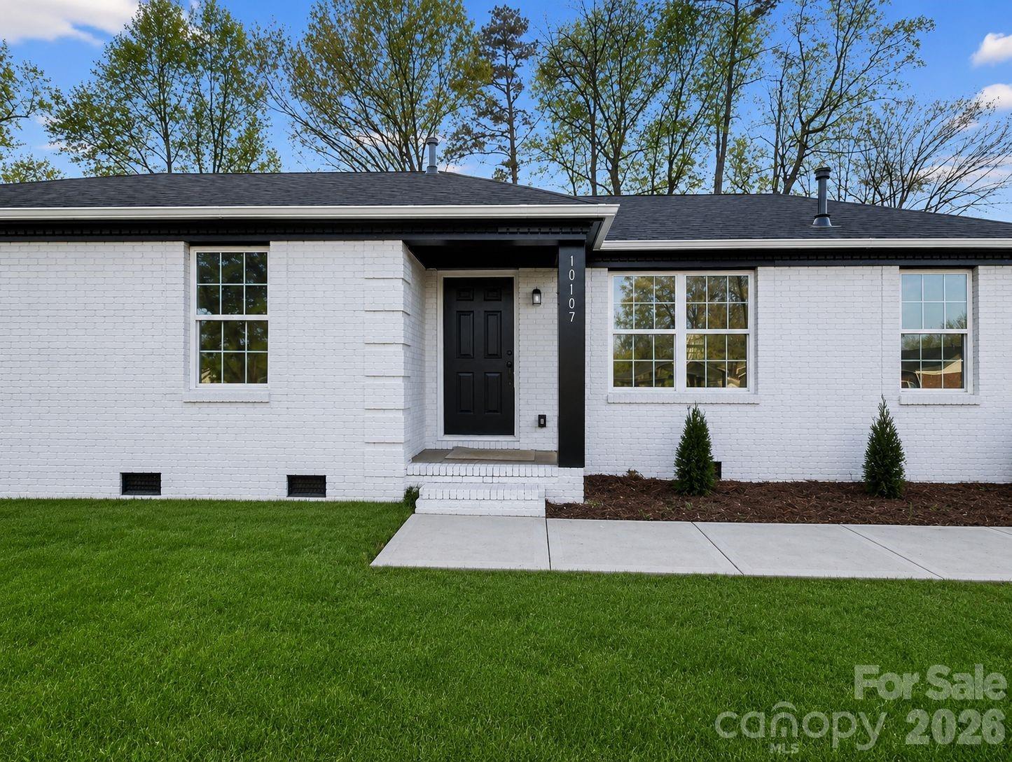 10107 Clairemore Place Charlotte NC 28216