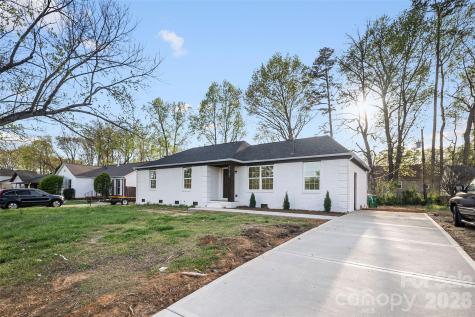 10107 Clairemore Place Charlotte NC 28216