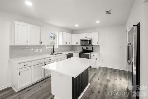 10107 Clairemore Place Charlotte NC 28216