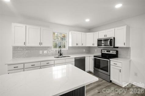 10107 Clairemore Place Charlotte NC 28216