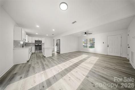 10107 Clairemore Place Charlotte NC 28216