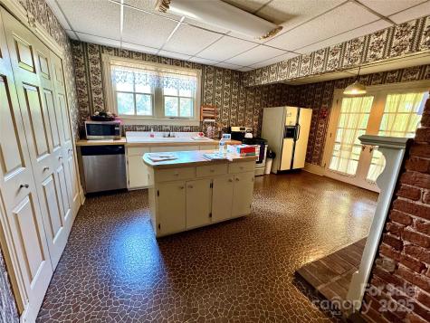 4689 Lakeview Acres Road Valdese NC 28690