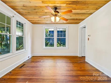 11 Craig Circle Asheville NC 28805