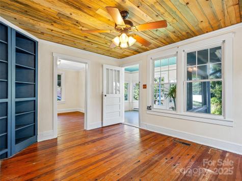 11 Craig Circle Asheville NC 28805