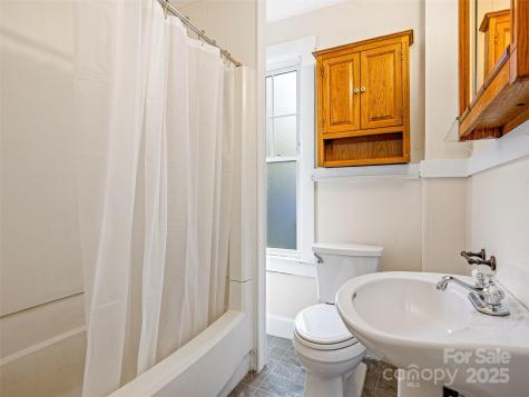 11 Craig Circle Asheville NC 28805