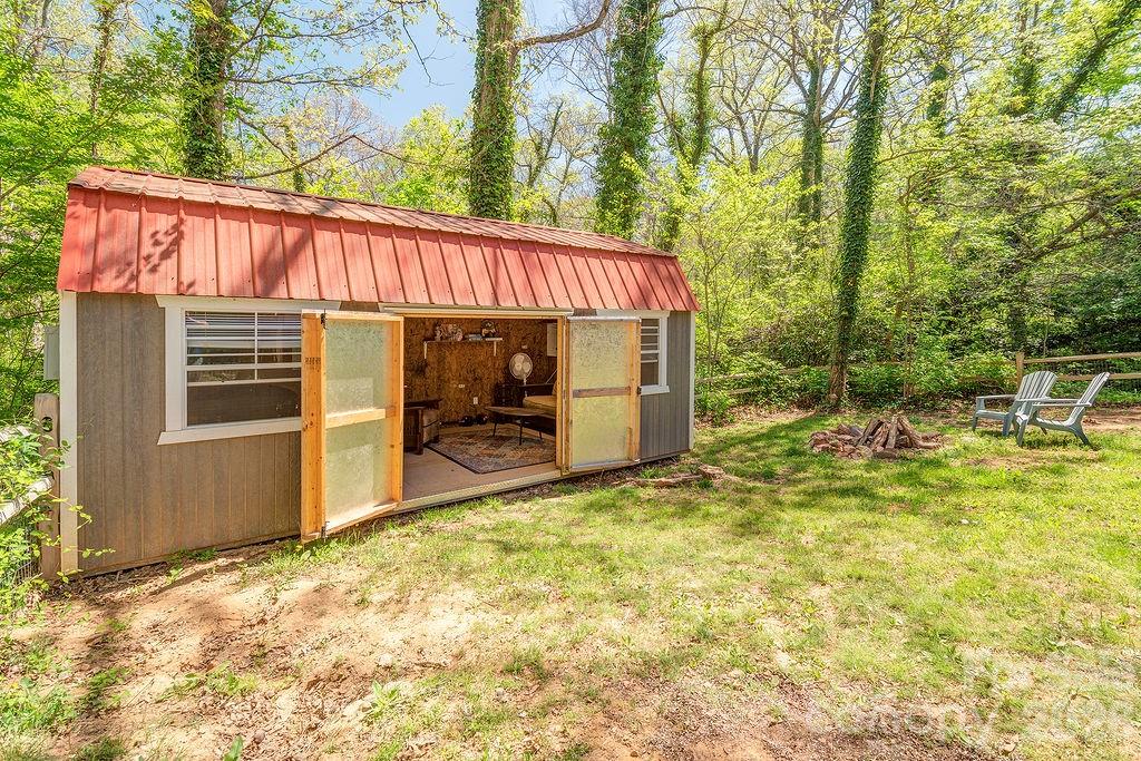 24 Forest Lane Black Mountain NC 28711