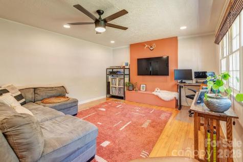 24 Forest Lane Black Mountain NC 28711