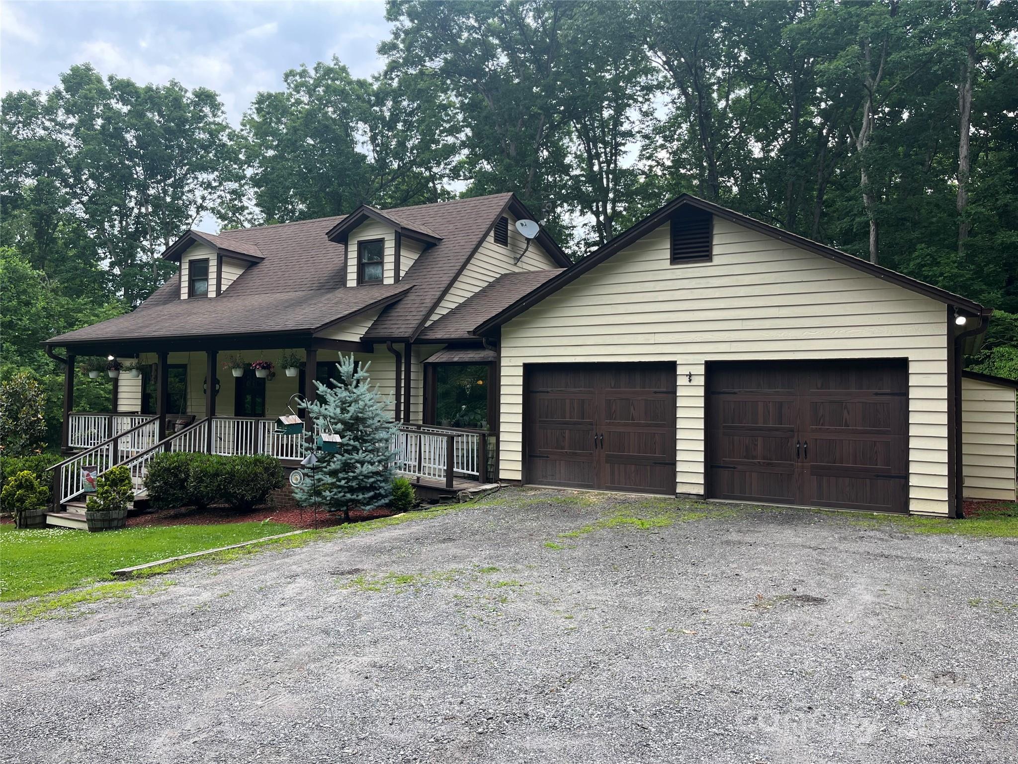 1496 Givens Street Hickory NC 28602