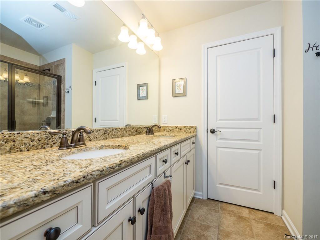 2481 Diplomat Lane Charlotte NC 28210