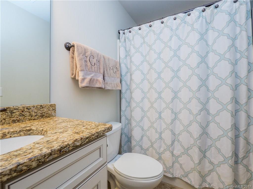 2481 Diplomat Lane Charlotte NC 28210