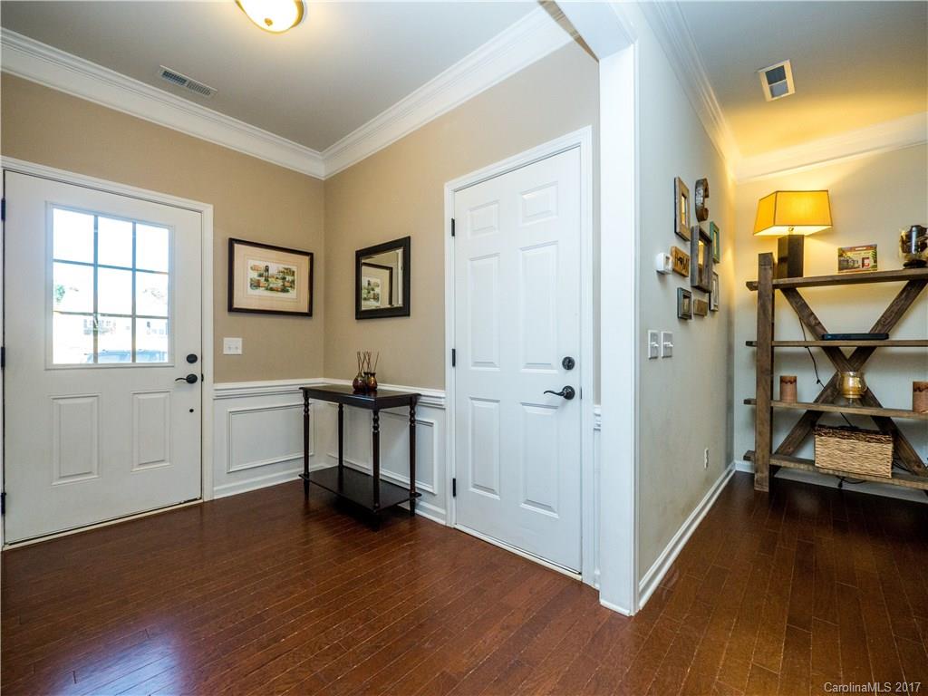 2481 Diplomat Lane Charlotte NC 28210