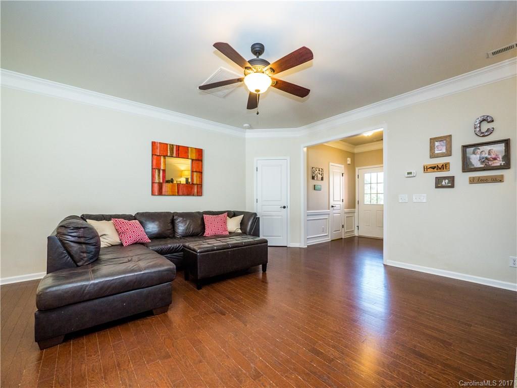 2481 Diplomat Lane Charlotte NC 28210