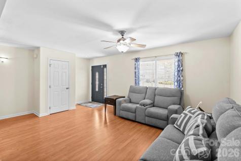219 19th Avenue SE Hickory NC 28602