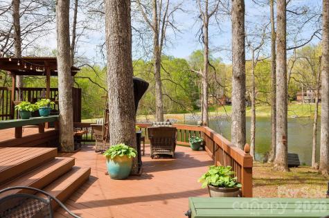 2141 Walker Road Winston Salem NC 27106