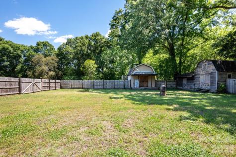 624 Patricia Avenue Harrisburg NC 28075