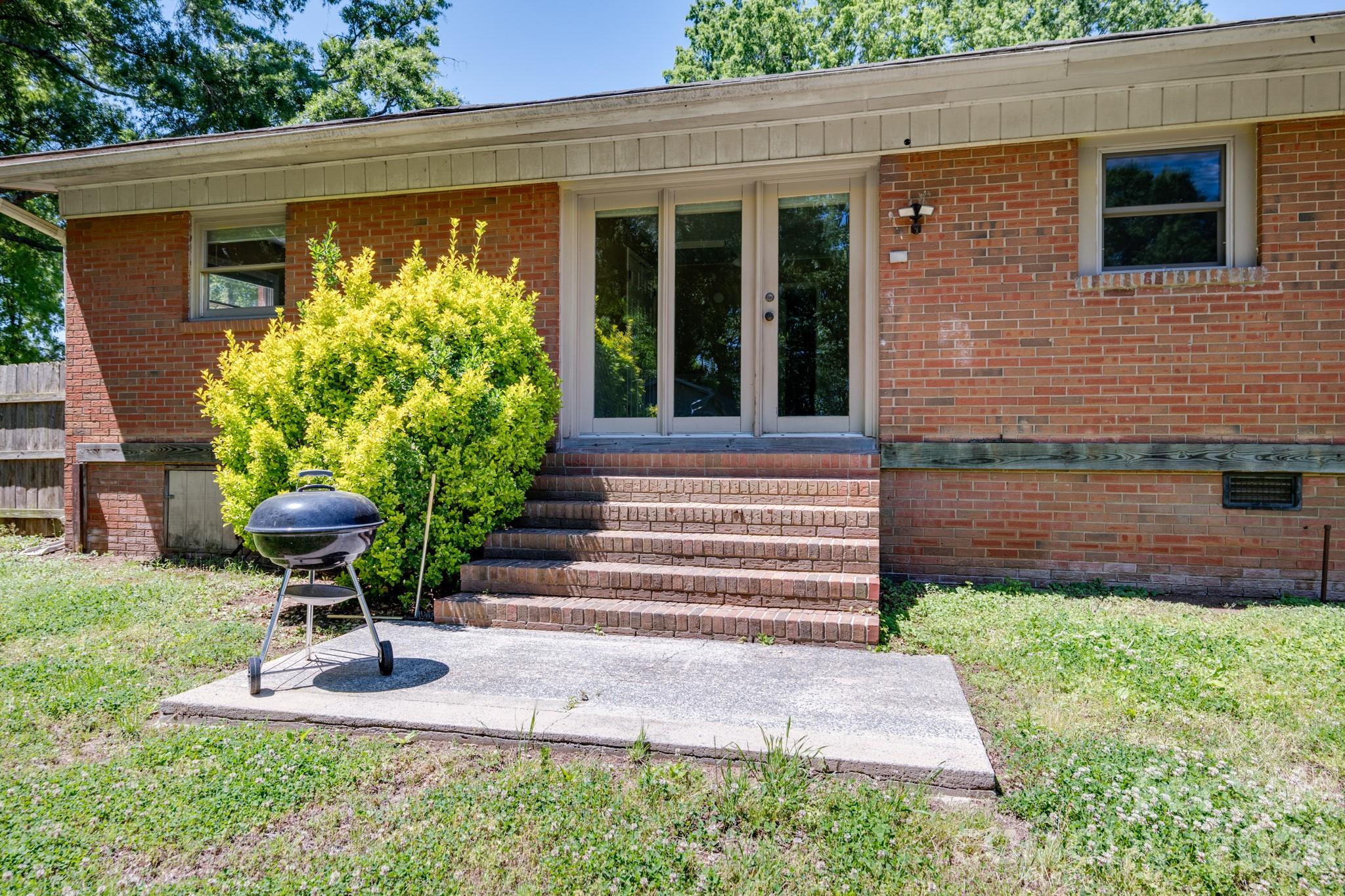 624 Patricia Avenue Harrisburg NC 28075