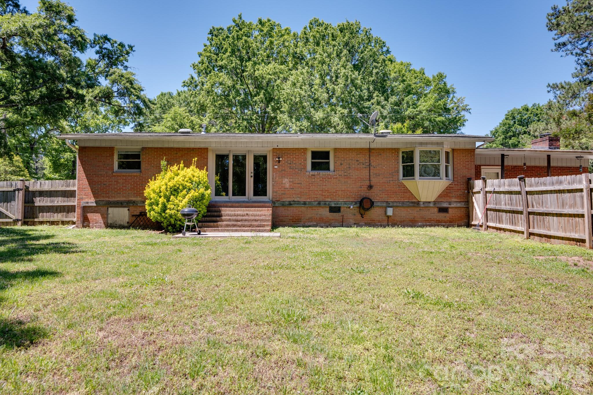 624 Patricia Avenue Harrisburg NC 28075