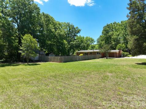 624 Patricia Avenue Harrisburg NC 28075