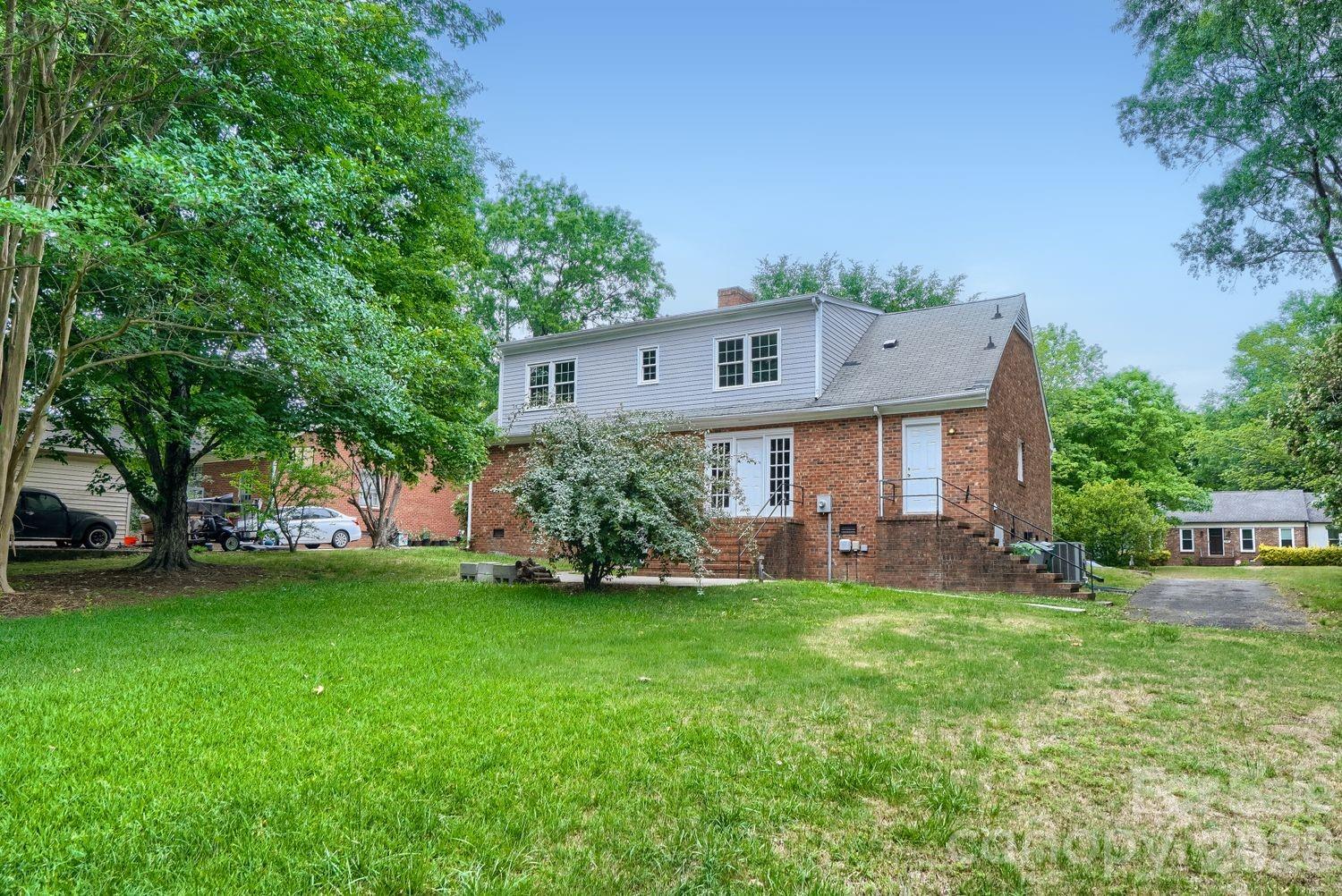 1628 Bonnie Lane Charlotte NC 28213