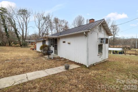 1820 S Park Drive Reidsville NC 27320