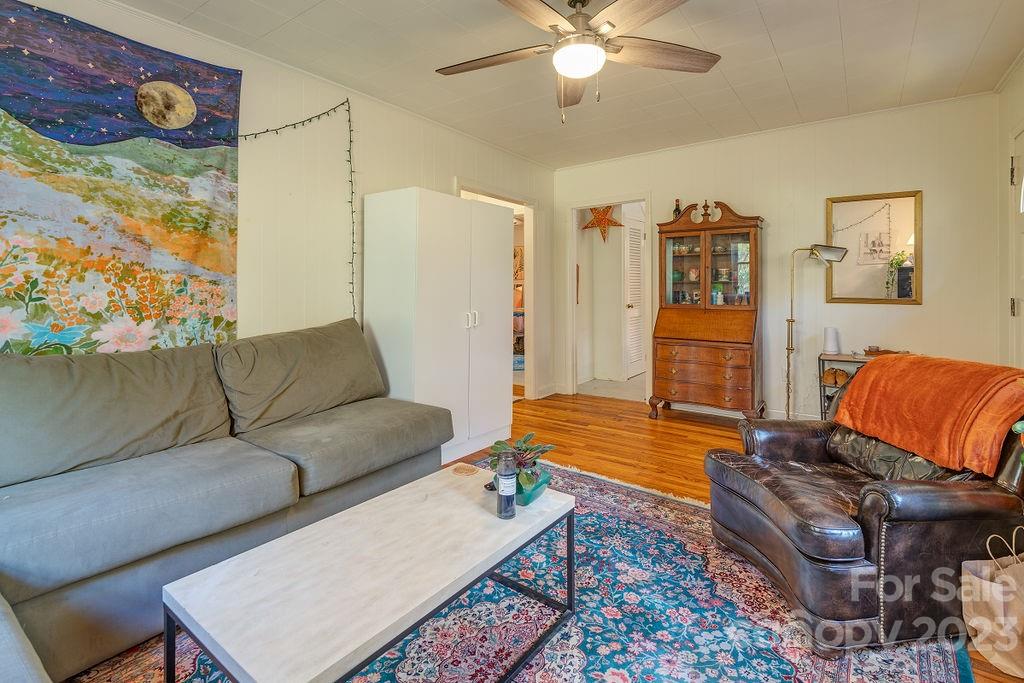 89 Knauth Road Asheville NC 28805