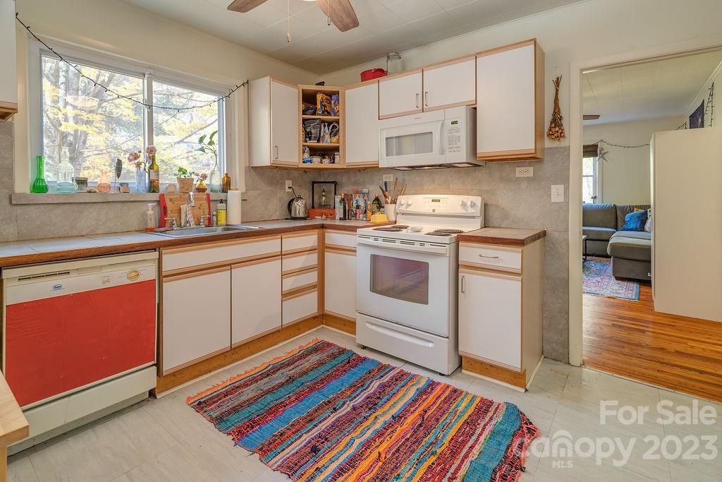 89 Knauth Road Asheville NC 28805