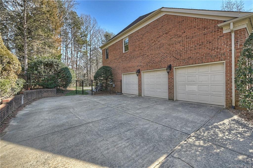 3911 Huckleberry Road Charlotte NC 28210