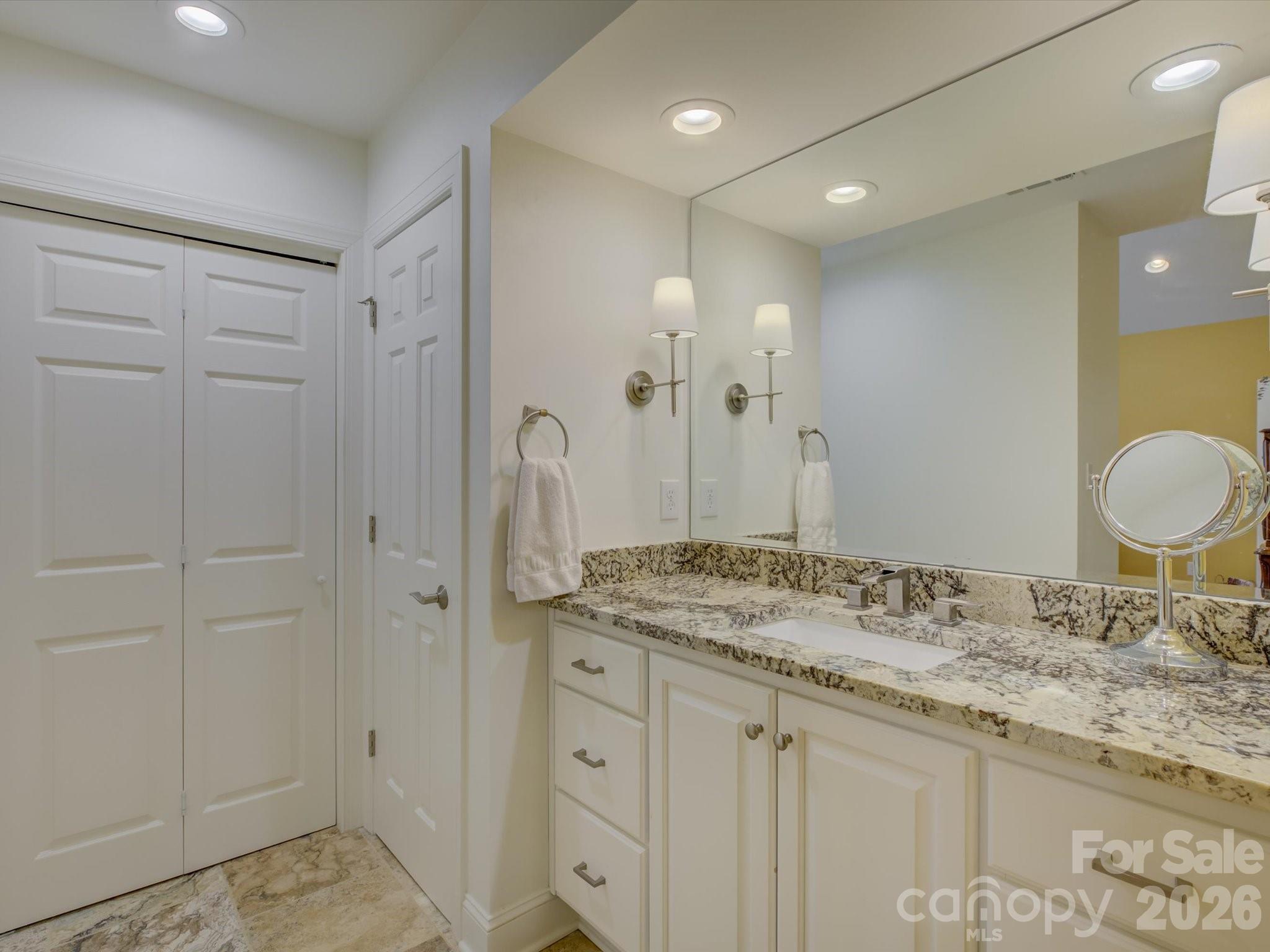 8905 Challis Hill Lane Charlotte NC 28226
