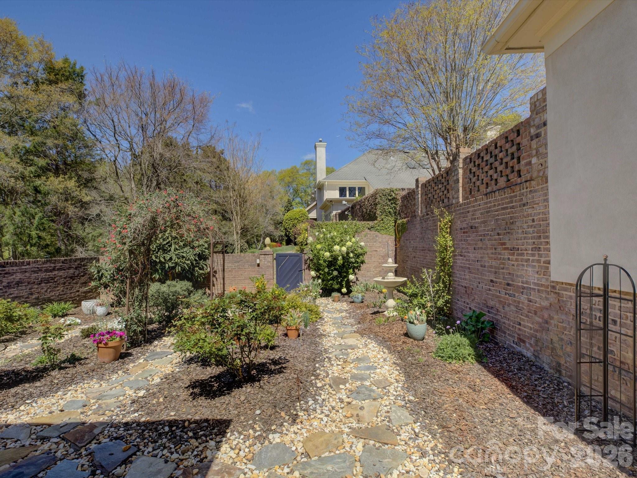 8905 Challis Hill Lane Charlotte NC 28226