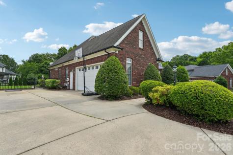 8576 Cabot Court Harrisburg NC 28075