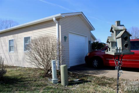 308 Riverwind Drive Hendersonville NC 28739